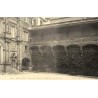 132 - TOULOUSE - Cour de l'Hôtel d'Assézat - Le Balcon