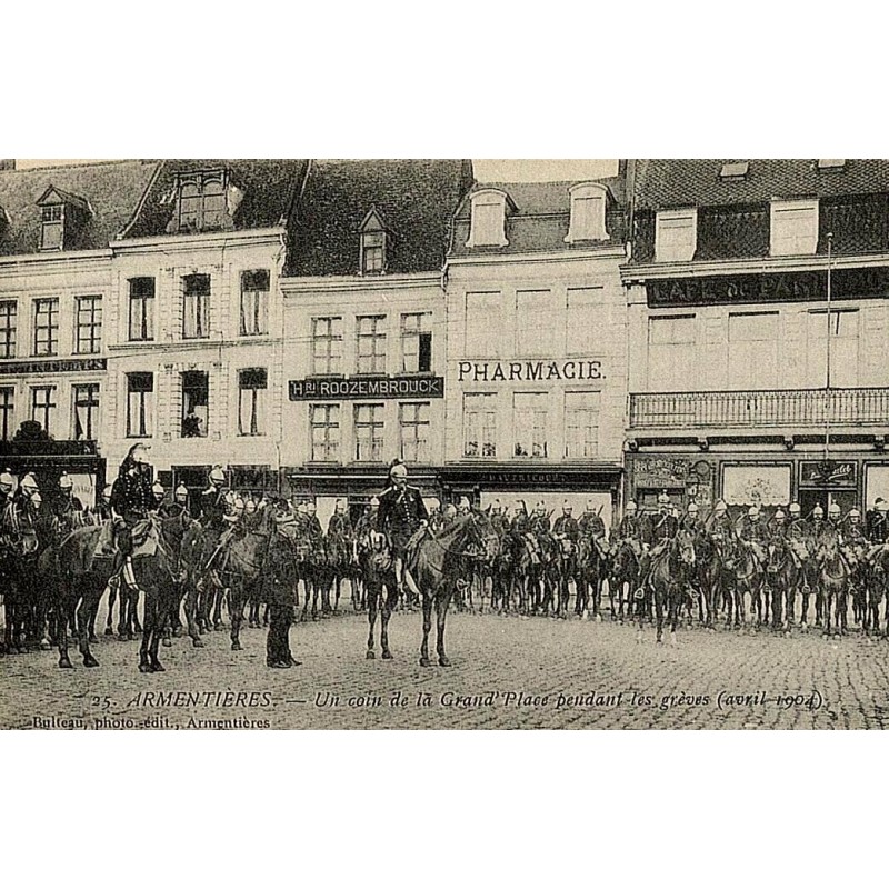 Armentières un coin de la Grand-Place pendant les grèves reproduction de carte postale ancienne Collection Cartes d'Autrefois