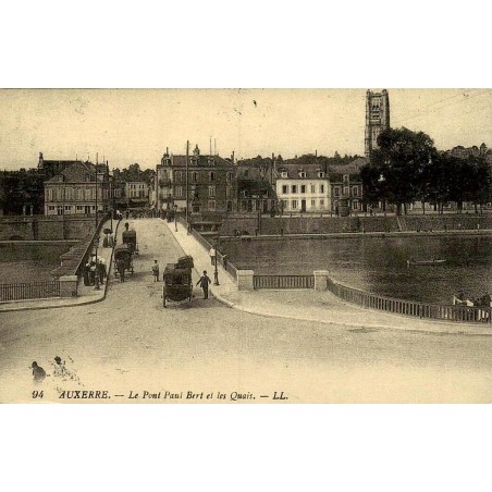 Auxerre le pont Paul-Bert et les quais reproduction de carte postale ancienne Collection Cartes d'Autrefois