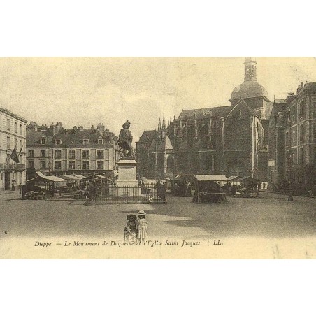 Dieppe monument de Duquesne et église Saint-Jacques reproduction de carte postale ancienne Collection Cartes d'Autrefois