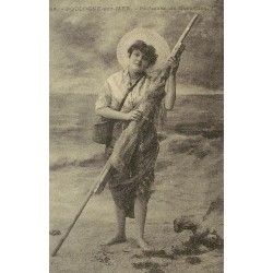 Reproduction de carte ancienne Boulogne-sur-Mer pêcheuse de crevettes Collection Cartes d'Autrefois