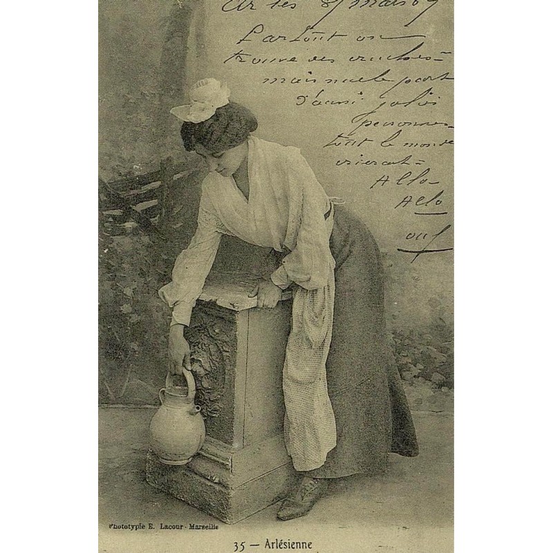 Reproduction de carte ancienne Arlésienne Collection Cartes d'Autrefois