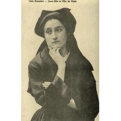Reproduction de carte ancienne Pensive Jeune Fille de l’Île de Sein Collection Cartes d'Autrefois