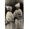 Reproduction de carte ancienne Jeune Fille du Léon en Costume de Procession Collection Cartes d'Autrefois
