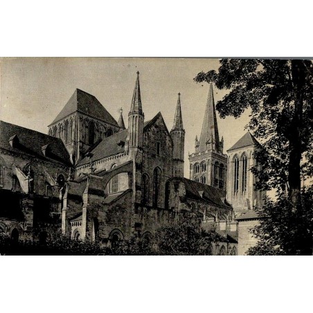 Carte postale ancienne de la Cathédrale Saint-Pierre à Lisieux Normandie