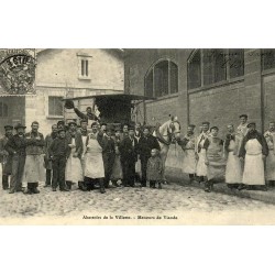 Reproduction de carte postale ancienne Collection Cartes d'Autrefois Paris Abattoirs de la Villette Meneurs de Viande