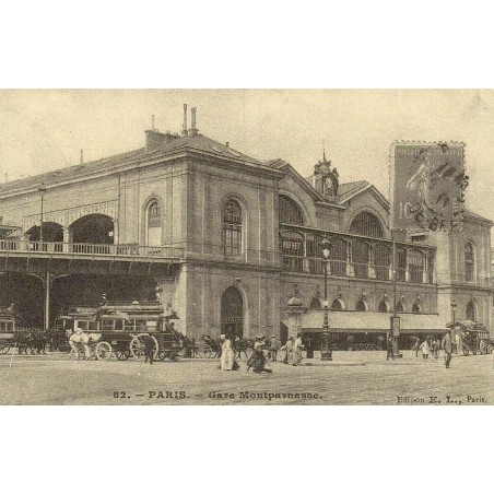 Reproduction de carte postale ancienne Collection Cartes d'Autrefois Paris Gare Montparnasse vue historique