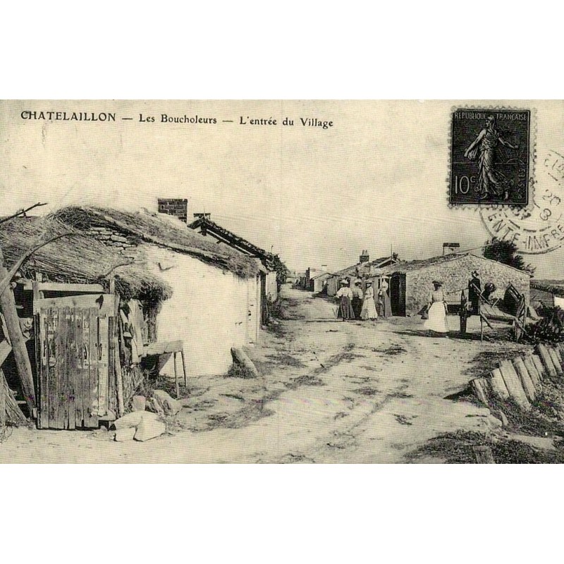 Reproduction de carte postale ancienne Collection Cartes d'Autrefois Châtelaillon-Plage Les Boucholeurs entrée du village