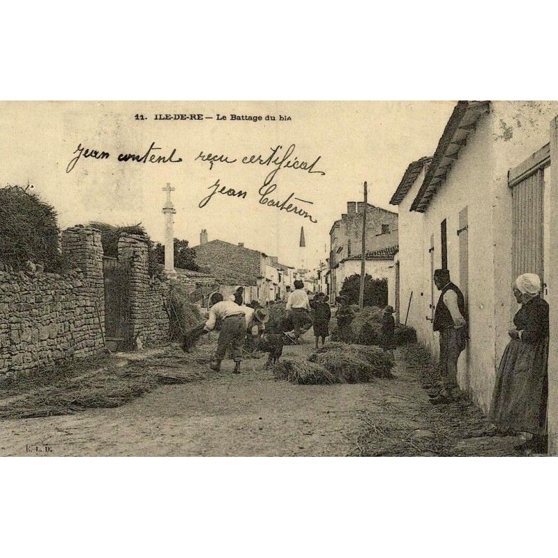 Reproduction de carte postale ancienne Collection Cartes d'Autrefois Île de Ré le battage du blé scène agricole