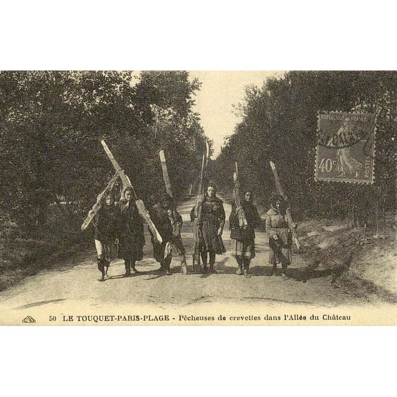 Reproduction de carte postale ancienne Collection Cartes d'Autrefois Le Touquet-Paris-Plage pêcheuses de crevettes