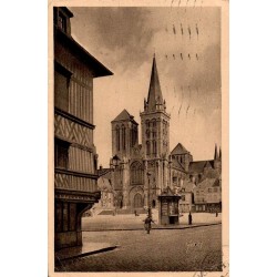 Carte postale ancienne de la Cathédrale Saint-Pierre à Lisieux Calvados Normandie