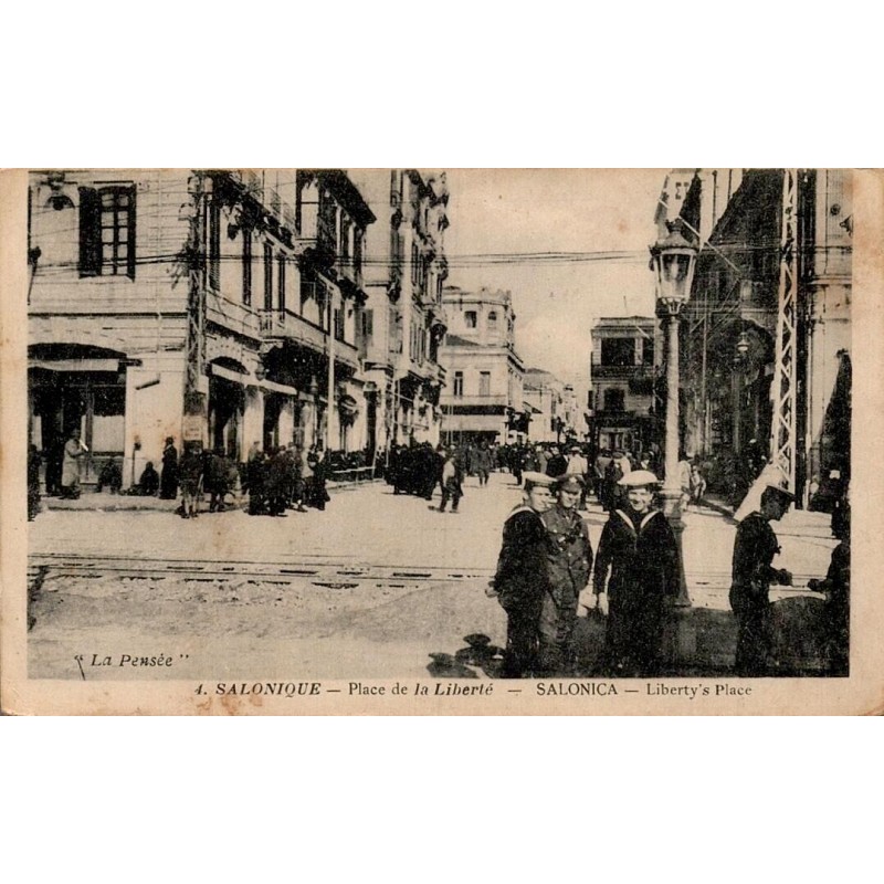 Carte postale ancienne Salonique place de la Liberté marins au premier plan circulée 1917