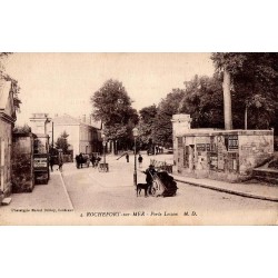 Carte postale ancienne de la Porte Lesson à Rochefort-sur-Mer