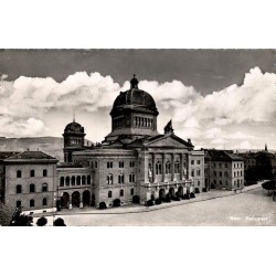 Carte postale semi-moderne Palais du Parlement de Berne Suisse circulée en 1952 éditée par Wehrli A.G.