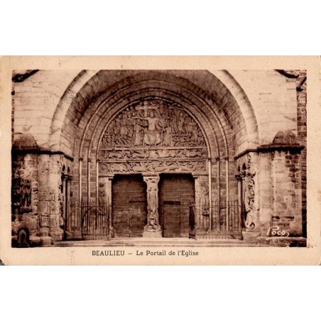 Carte postale ancienne du portail de l’église à Beaulieu-sur-Dordogne Corrèze