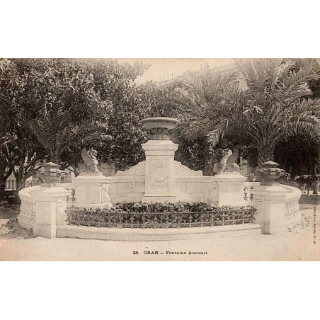 Oran Fontaine Aucourt Algérie carte postale ancienne CPA numéro 28 place de la République