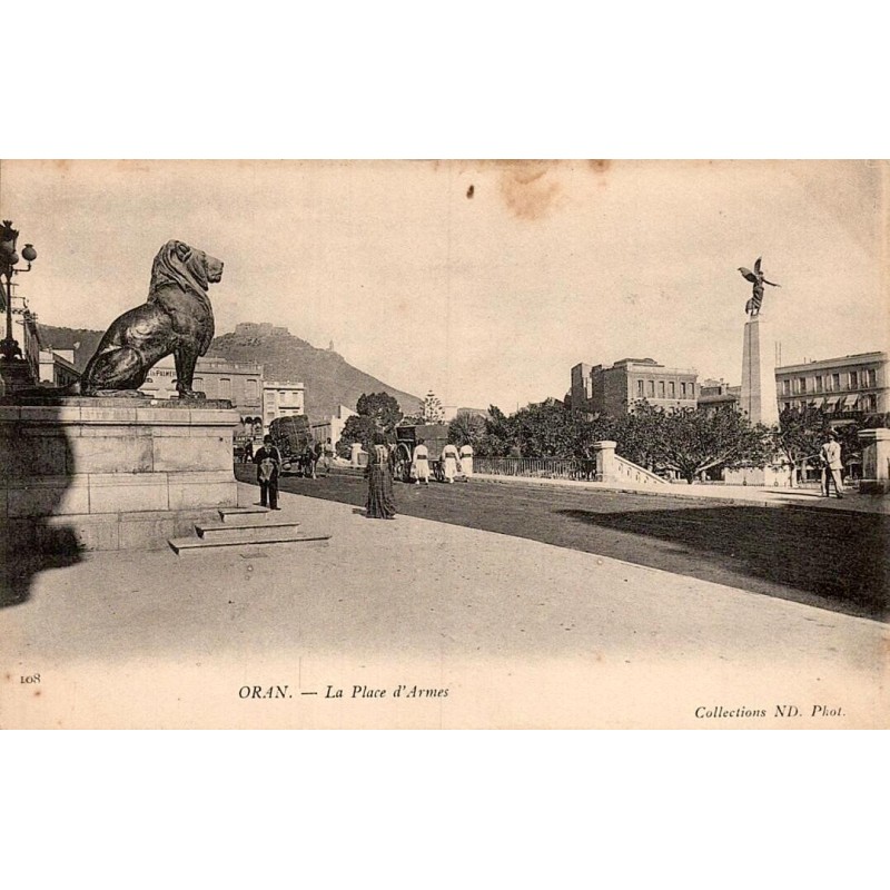 Carte postale ancienne Oran La Place d'Armes Algérie CPA ND Phot vue du centre-ville