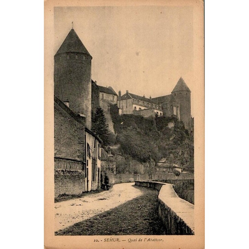Carte postale ancienne de l’abattoir à Semur-en-Auxois scène urbaine historique