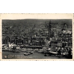 Carte postale semi-moderne circulée en 1956 montrant une vue aérienne de la rade et du port d'Anvers en Belgique.