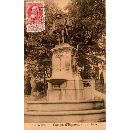 Carte postale ancienne Bruxelles monument des Comtes d'Egmont et de Horn Belgique