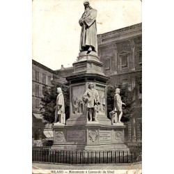 Milano Monumento à Leonardo da Vinci carte postale ancienne CPA Piazza della Scala Italie