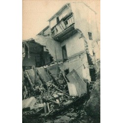 Padoue maison détruite par les aéroplanes autrichiens carte postale ancienne CPA Première Guerre mondiale