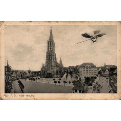 Carte postale ancienne CPA Münsterplatz d'Ulm avec la cathédrale gothique et la place centrale en Allemagne