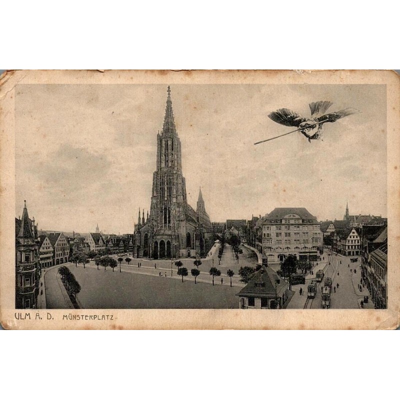 Carte postale ancienne CPA Münsterplatz d'Ulm avec la cathédrale gothique et la place centrale en Allemagne