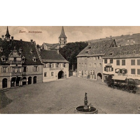 Carte postale ancienne CPA Barr Place du Marché avec Hôtel de Ville, fontaine et maisons alsaciennes dans le Bas-Rhin