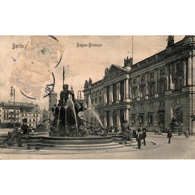 Carte postale ancienne CPA Berlin Begas-Brunnen Fontaine de Neptune devant le Château royal