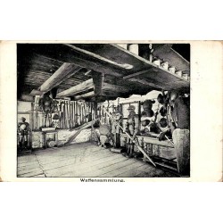 Carte postale ancienne représentant une salle d'armes médiévales Waffensammlung en Allemagne