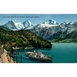Carte postale semi-moderne du lac de Thoune à Beatenbucht avec bateau à vapeur et sommets Eiger Mönch Jungfrau en Suisse.