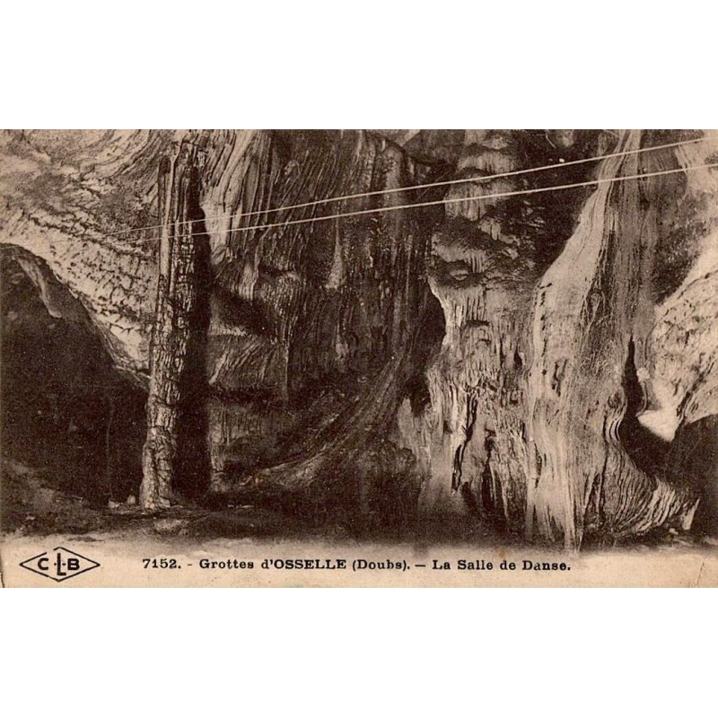 Carte postale ancienne de la Salle de Danse des Grottes d’Osselle dans le Doubs