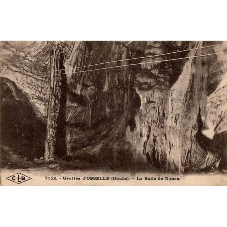 Carte postale ancienne de la Salle de Danse des Grottes d’Osselle dans le Doubs