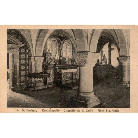 Carte postale ancienne montrant l'intérieur de la Chapelle de la Croix au Mont Sainte-Odile en Alsace.