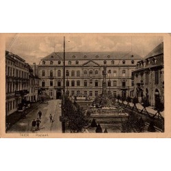 Carte postale ancienne de Trèves montrant le Postamt, la place historique et sa fontaine monumentale en Allemagne.