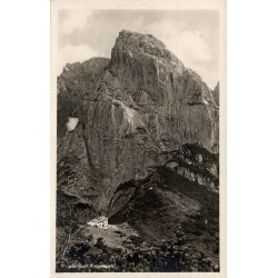 Carte postale semi-moderne représentant le Totenkirchl et le refuge du Stripsenjoch dans le Kaisergebirge au Tyrol.