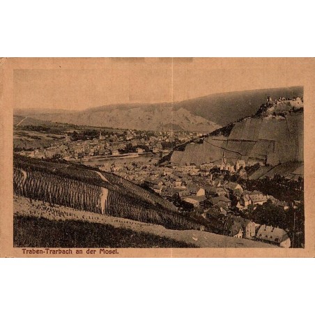 Carte postale ancienne de Traben-Trarbach montrant la vallée de la Moselle, les vignobles et la ville historique.