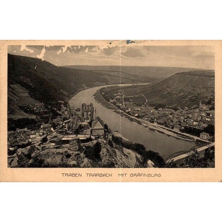 Carte postale ancienne représentant Traben-Trarbach et les ruines de la Gräfenburg dominant la vallée de la Moselle.