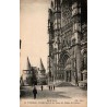 Carte postale ancienne de Beauvais représentant le portail sud de la cathédrale Saint-Pierre et les tours du Palais de Justice.