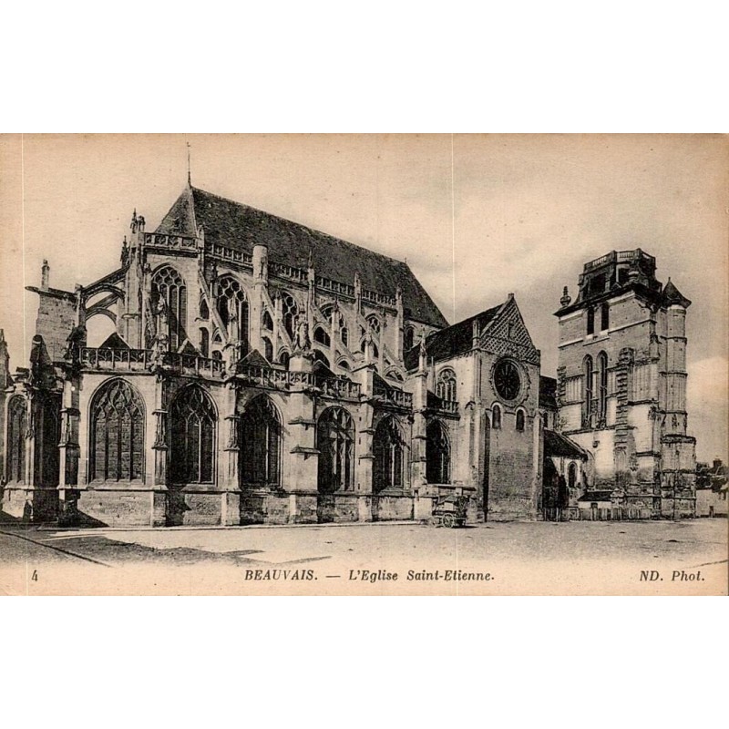 Carte postale ancienne de Beauvais représentant l'église Saint-Étienne et son architecture gothique.