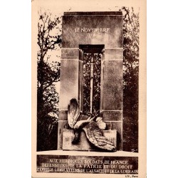 Carte postale ancienne représentant le monument commémoratif du 11 novembre 1918 dans la clairière de Rethondes