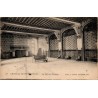 CPA représentant la salle de réception du château de Pierrefonds dans l'Oise, intérieur avec cheminée monumentale