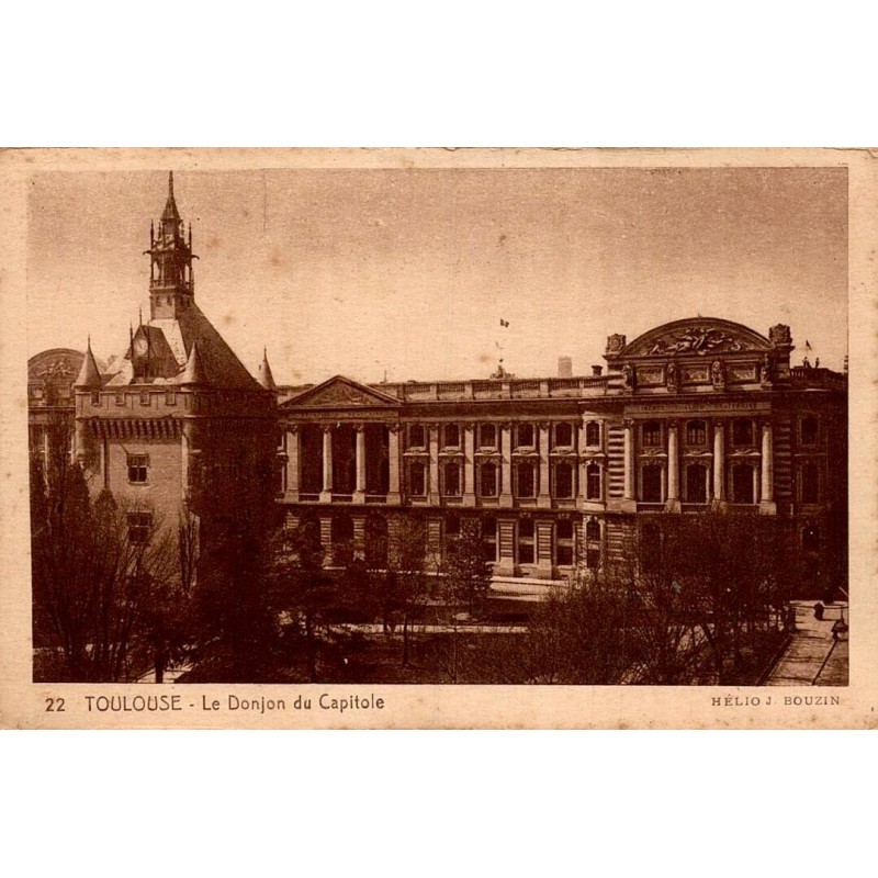 Carte postale ancienne de Toulouse montrant le Donjon du Capitole.