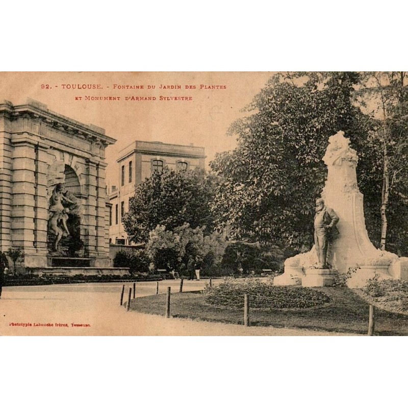 Carte postale ancienne de Toulouse, Jardin des Plantes, fontaine et monument d'Armand Sylvestre.