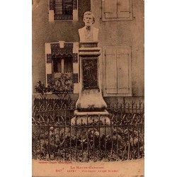 Carte postale ancienne d'Aspet, monument André Bouéry.