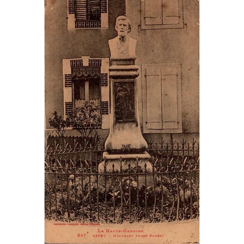 Carte postale ancienne d'Aspet, monument André Bouéry.