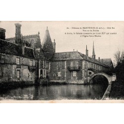 Carte postale ancienne du Château de Maintenon côte est, fossés et galerie Louis XIV