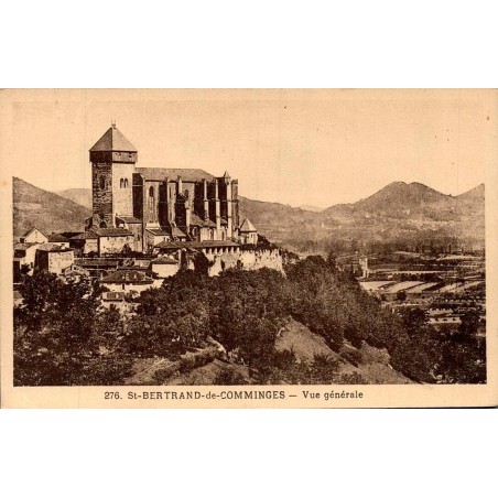 Carte postale ancienne de Saint-Bertrand-de-Comminges avec vue générale de la cité médiévale et de la cathédrale.