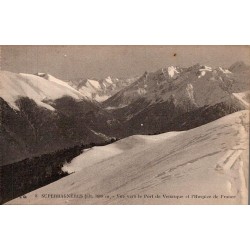 Carte postale ancienne de Superbagnères avec vue vers le Port de Vénasque et l'Hospice de France.